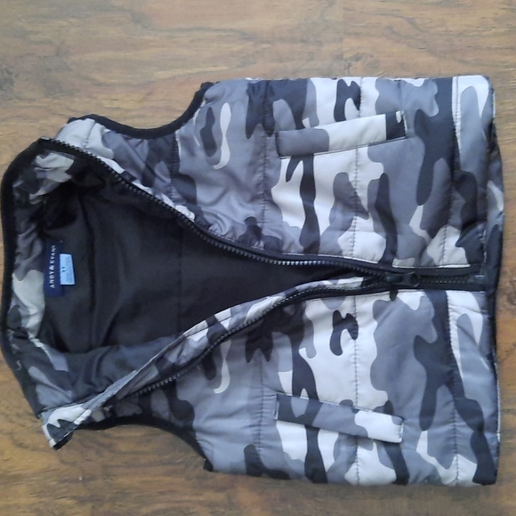Camo Puffy Vest 3T - Picture 2 of 3
